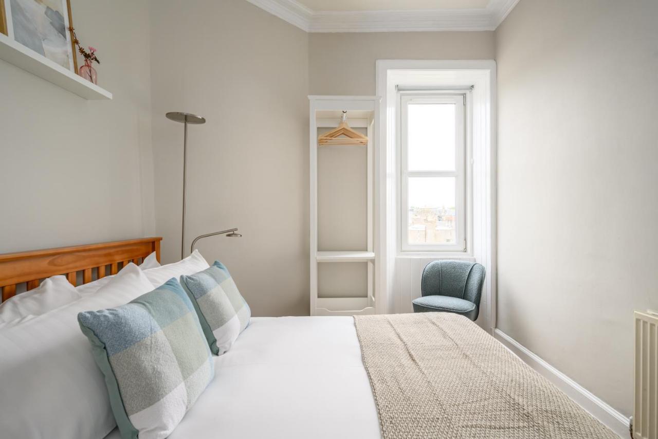 2Br New Town Castle View Apartment EDI Kültér fotó