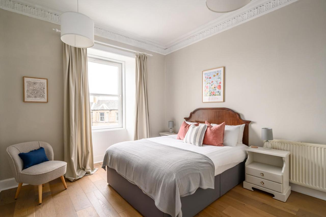 2Br New Town Castle View Apartment EDI Kültér fotó